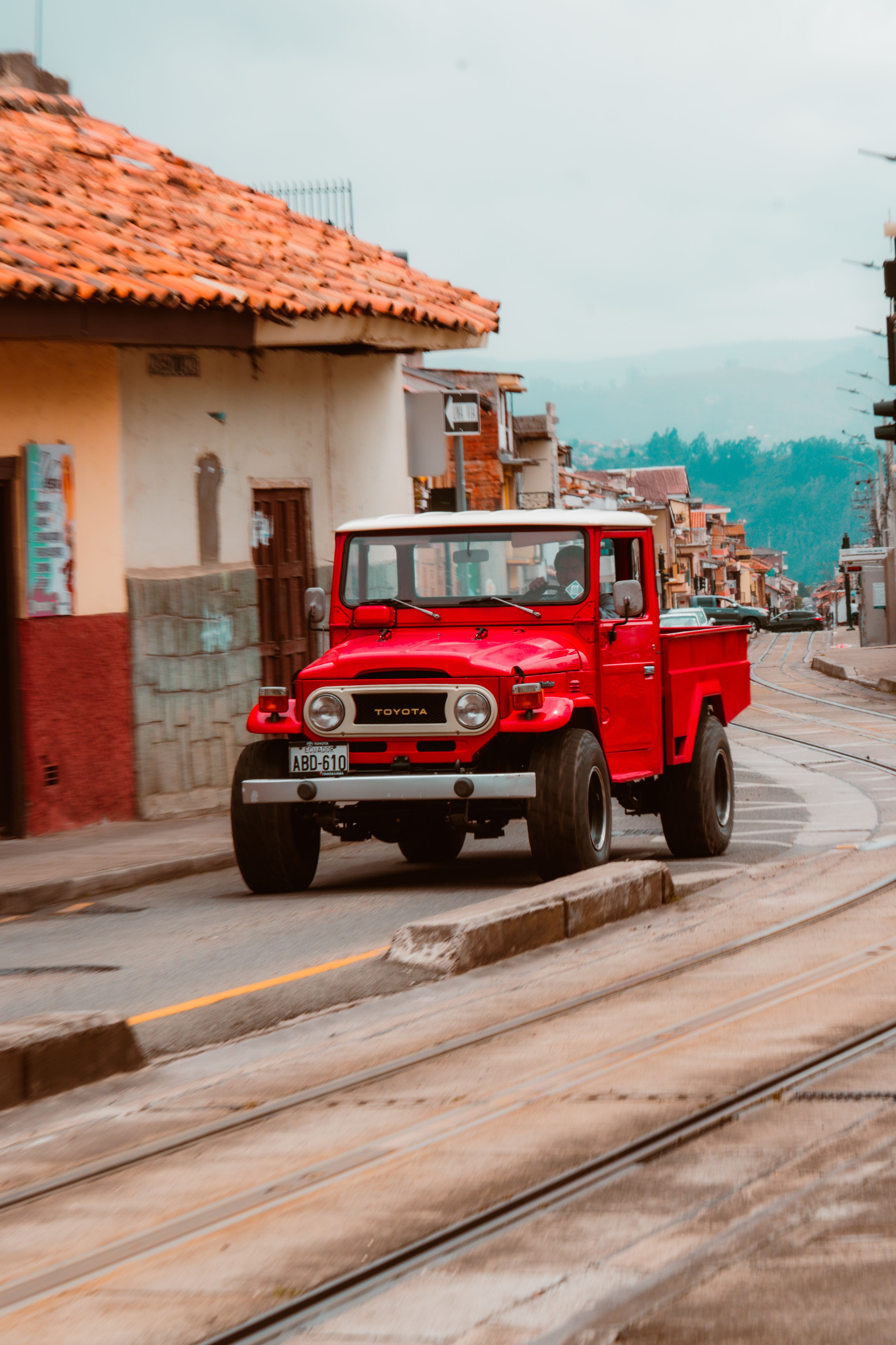 a picture of a land cruiser
